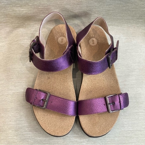 REVITALIGN Sz 8  Excursion Sugar Plum Metallic Velcro Closure Comfort Sandals - Picture 3 of 11